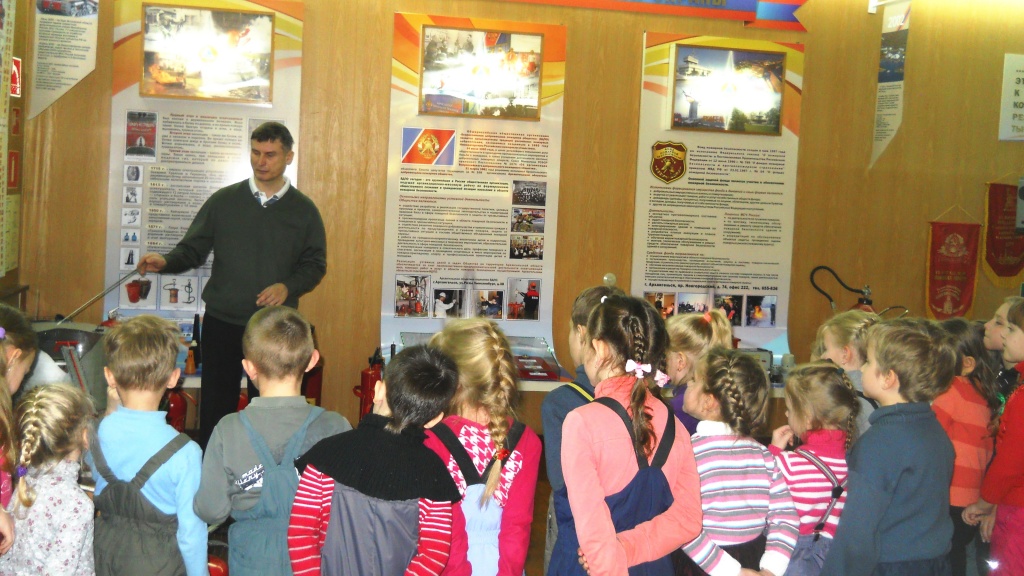 Дошколята Новодвинска на пожарно-технической выставке